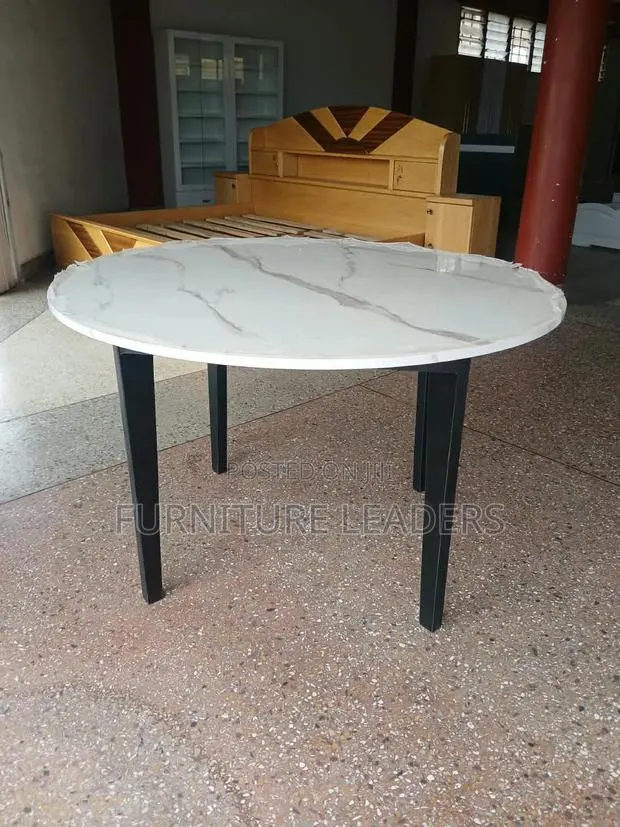 Restaurant Table · Photo 1