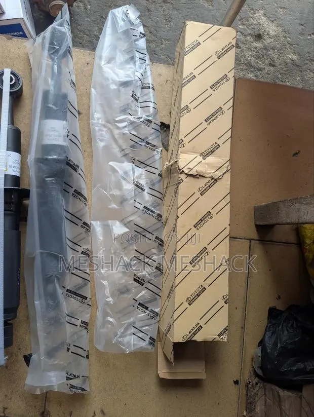 Toyota Hilux Front Shocks · Photo 1