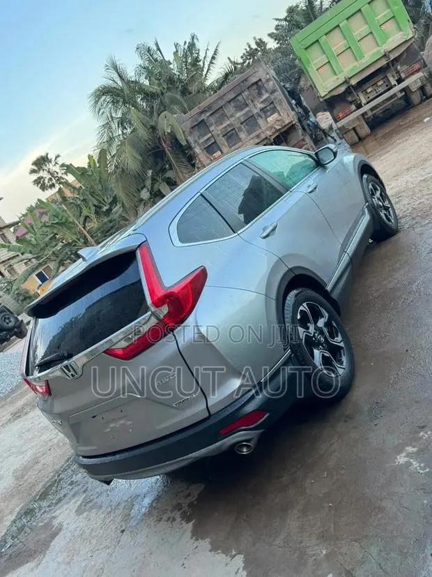 Honda CR-V Touring AWD 2018 Gray · Photo 1