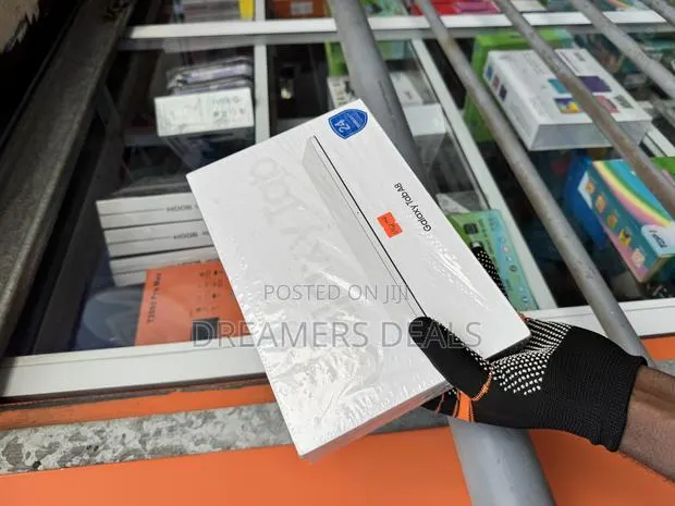 New Samsung Galaxy Tab A8 10.5 2021 64 GB White · Photo 1