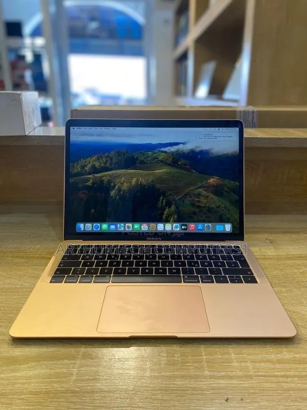 New Laptop Apple MacBook Air 2019 8GB Intel Core i5 SSD 128GB · Photo 1