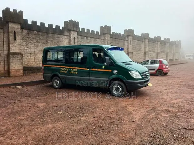 Mercedes-Benz Sprinter 2012 Green · Photo 1