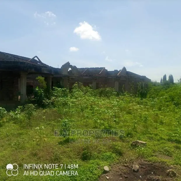 6bdrm House in E a Properties, Tema Metropolitan for Sale · Photo 1
