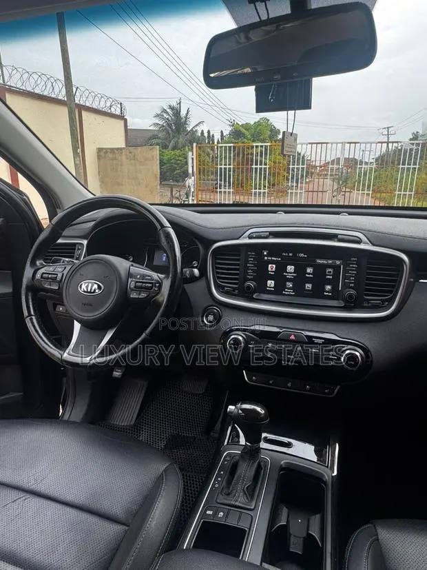 Kia Sorento 4dr SUV 2016 Black · Photo 1