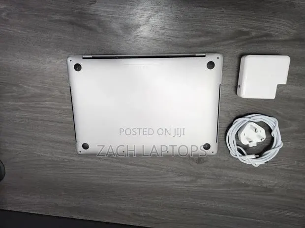 Laptop Apple MacBook Pro 2020 16GB Intel Core i5 SSD 1T · Photo 1