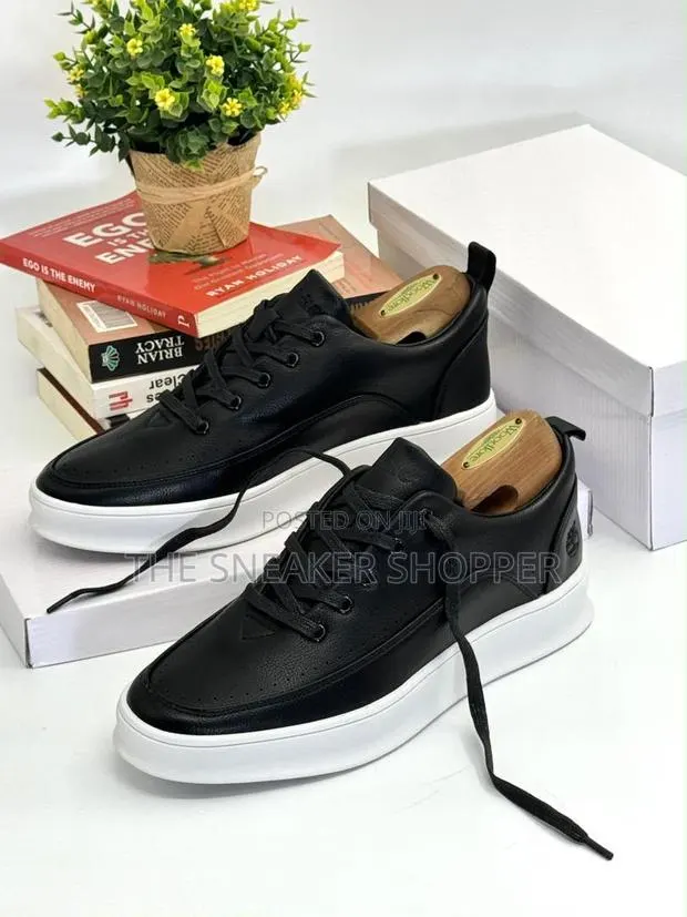 Tim’S Casual Black and Under White · Photo 1