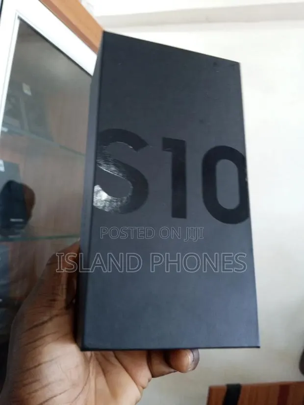 New Samsung Galaxy S10 128 GB Blue · Photo 1