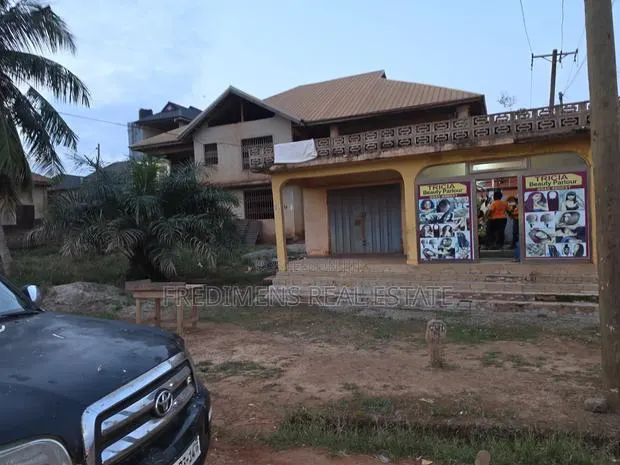 8bdrm House in Fredimens Real, Kumasi Metropolitan for sale · Photo 1