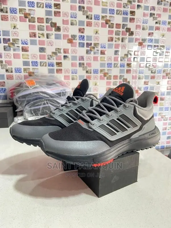 Adidas Sneaker or Trainer · Photo 1