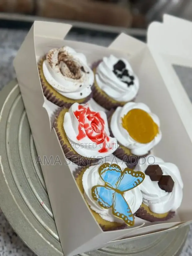 Six Decorated Cupcakes · Photo 1