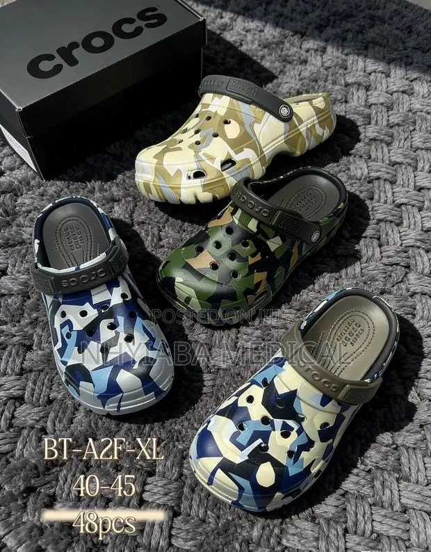 Crocs Clogs Shoes Wholesale Only · Photo 1