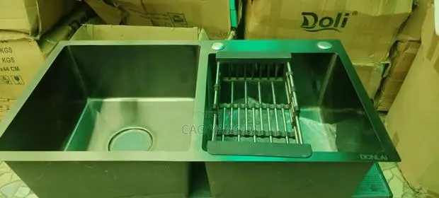 Sinks and Taps · Photo 1