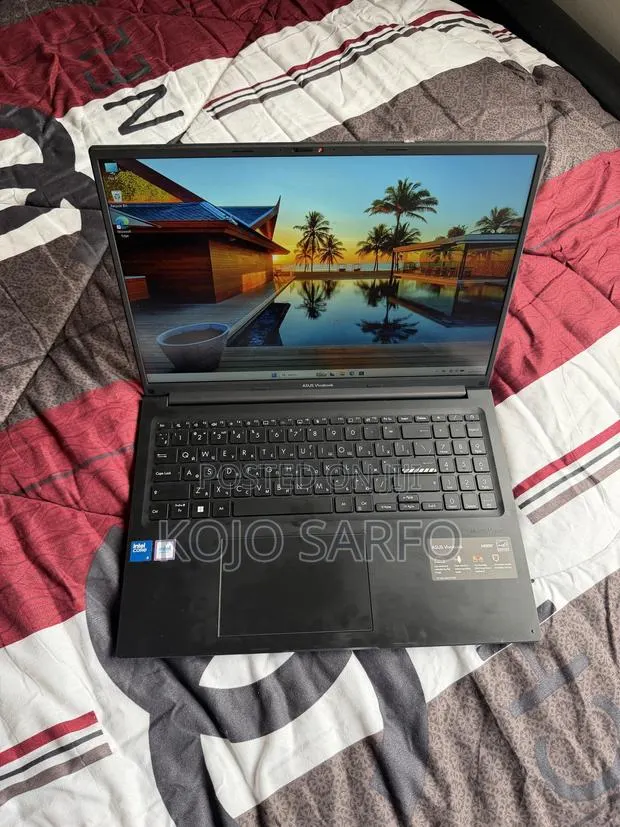 Laptop Asus Vivobook 16 OLED 16GB Intel Core 5 SSD 256GB · Photo 1