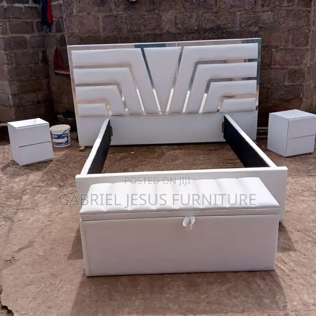 Royal Bed Frame · Photo 1
