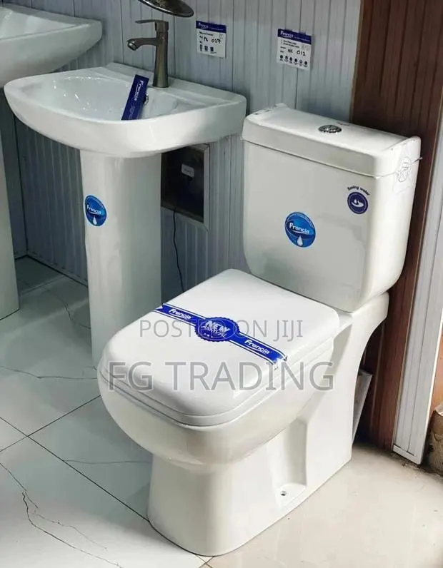 Water Closet - Close Coupled Toilet - Square WC · Photo 1