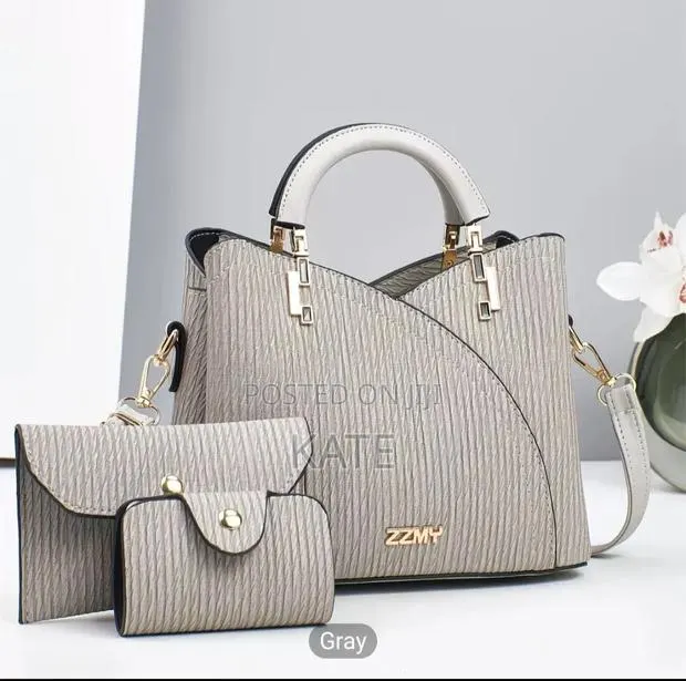Women's Handbags · Photo 1