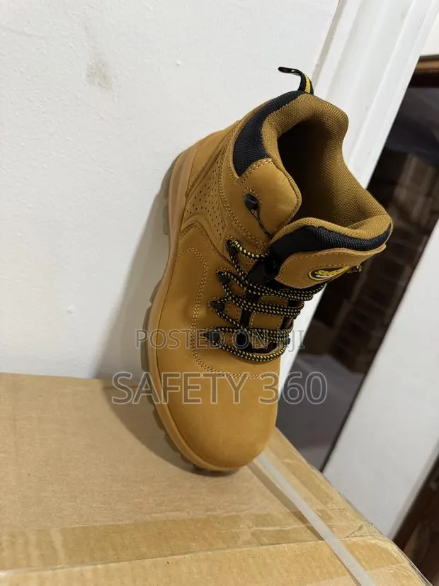 Safety Boot · Photo 3