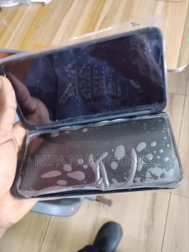 New LG G8X Thinq 128 GB Black · Photo 1