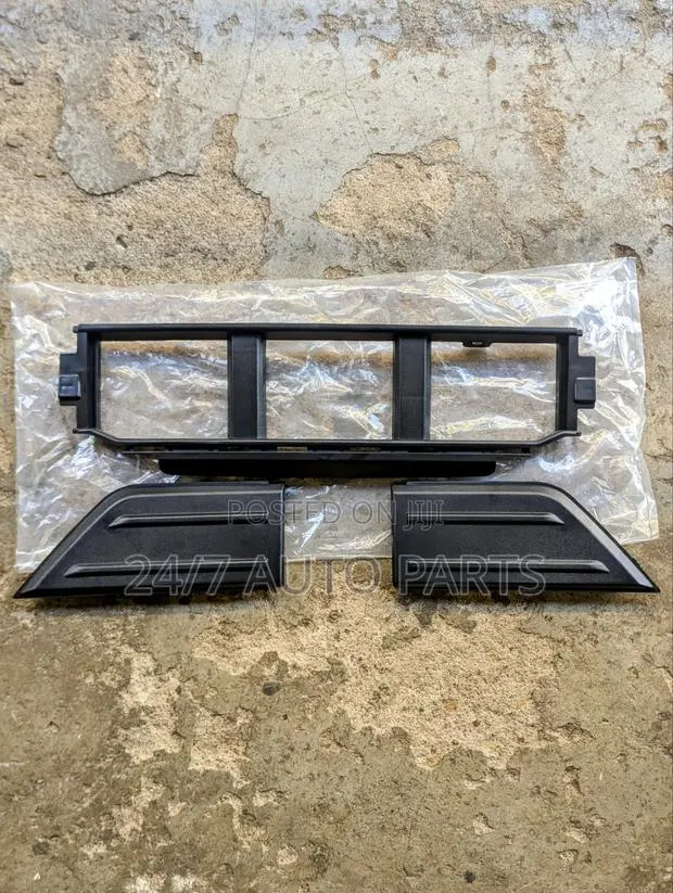 Front Bumper Grille Panel Trim Ford F150 21- 24 · Photo 1