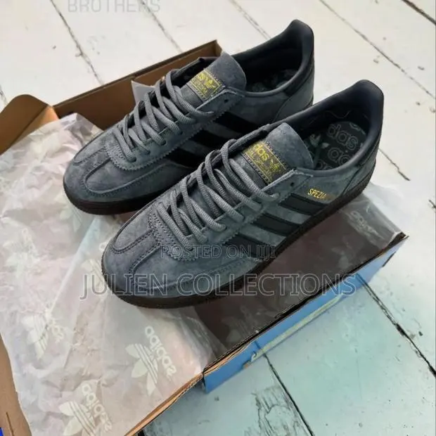 Adidas Spezial Deep Grey · Photo 1