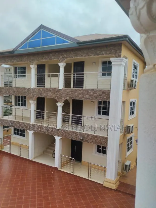 18bdrm Apartment in Takoradi for rent · Photo 1