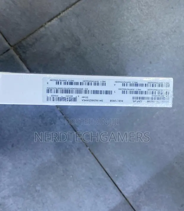 New Samsung Galaxy Tab S10 FE+ 128 GB Silver · Photo 1
