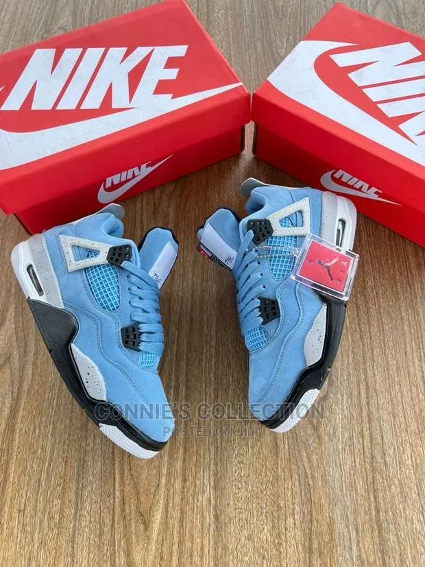 Air Jordan 4 Retro · Photo 1