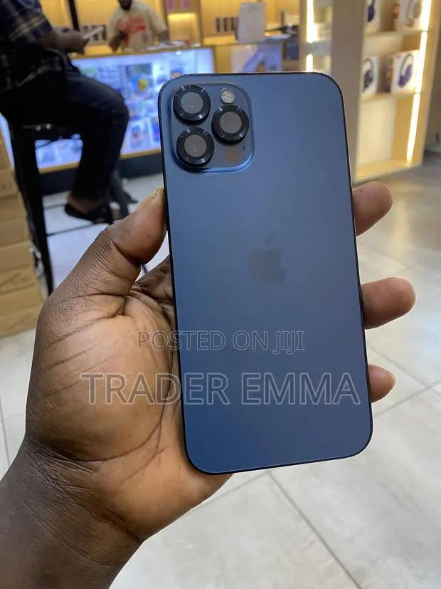 Apple iPhone 12 Pro Max 256 GB Blue · Photo 1