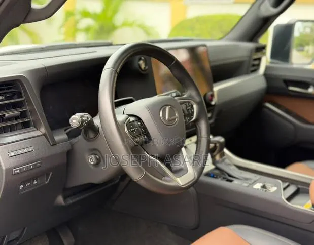 Lexus GX 550 Luxury 4WD 2025 White · Photo 1