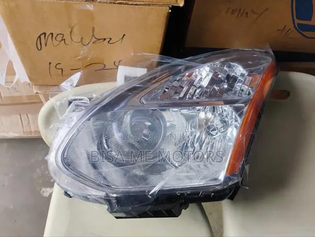 Nissan Rogue 2008/2009/2010/2011/2012/2013 Headlight · Photo 1