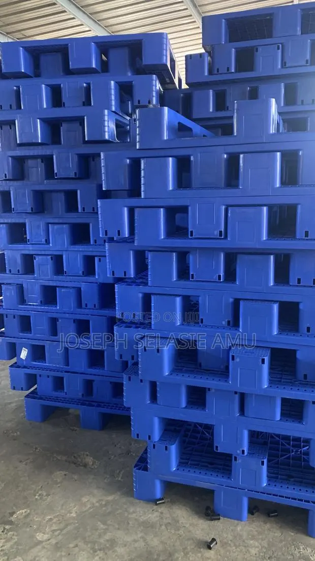 Plastic Pallet · Photo 3