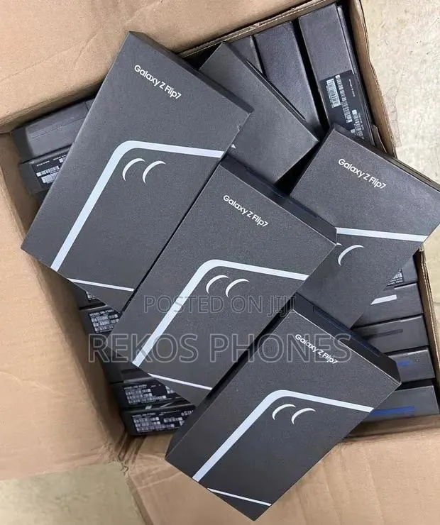 New Samsung Galaxy Z Flip7 256 GB · Photo 1