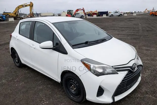Toyota Yaris 2016 Off white · Photo 1