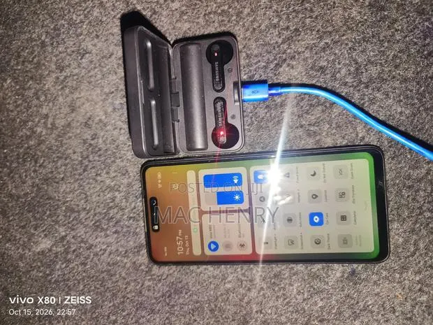 Tecno Spark 20 128 GB Gray · Photo 1