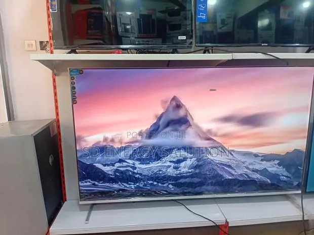 Green 75" Ultraview Tv · Photo 1