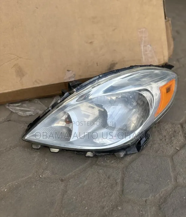 Nissan Almera/Sunny/Versa 2012-2014 Headlight · Photo 1