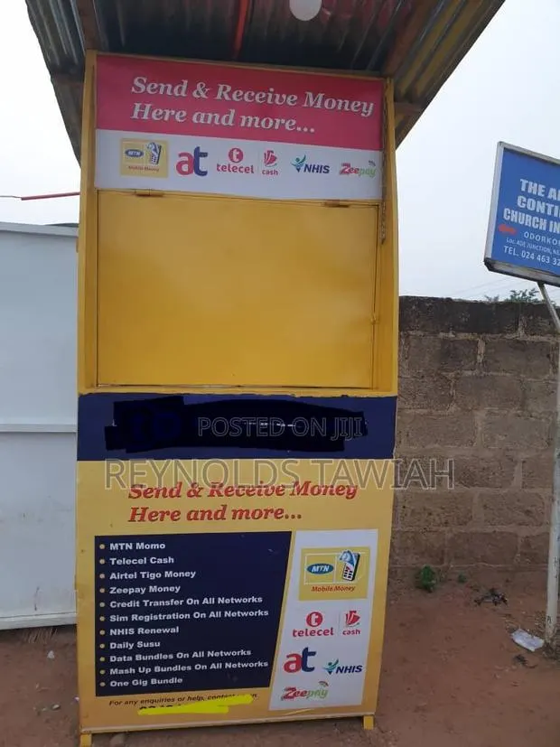 Neat and Strong MoMo Container Kiosk for Sale · Photo 3