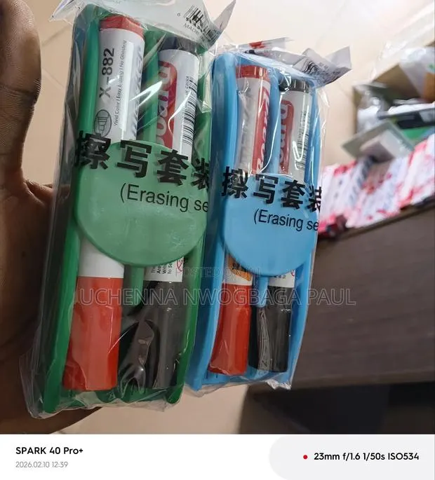 White Board Duster Foreign · Photo 1