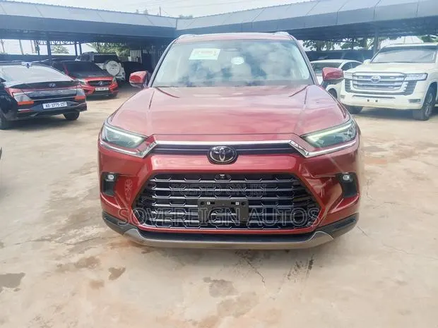 Toyota Highlander 2024 · Photo 1