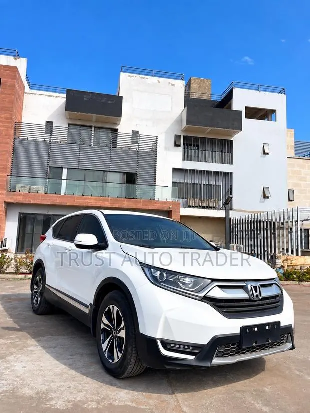 Honda CR-V 2019 White · Photo 1