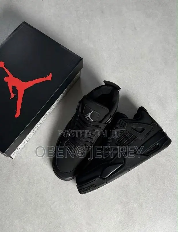 Original Air Jordan 4 Retro Nubuck Upper Black Cat · Photo 1