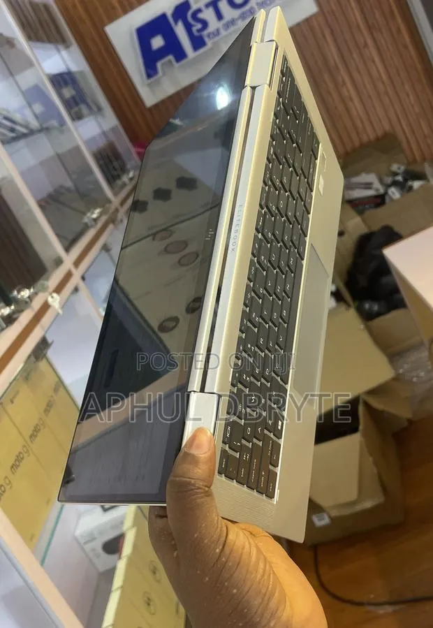 Laptop HP EliteBook X360 1030 G3 16GB Intel Core i5 SSD 256GB · Photo 1