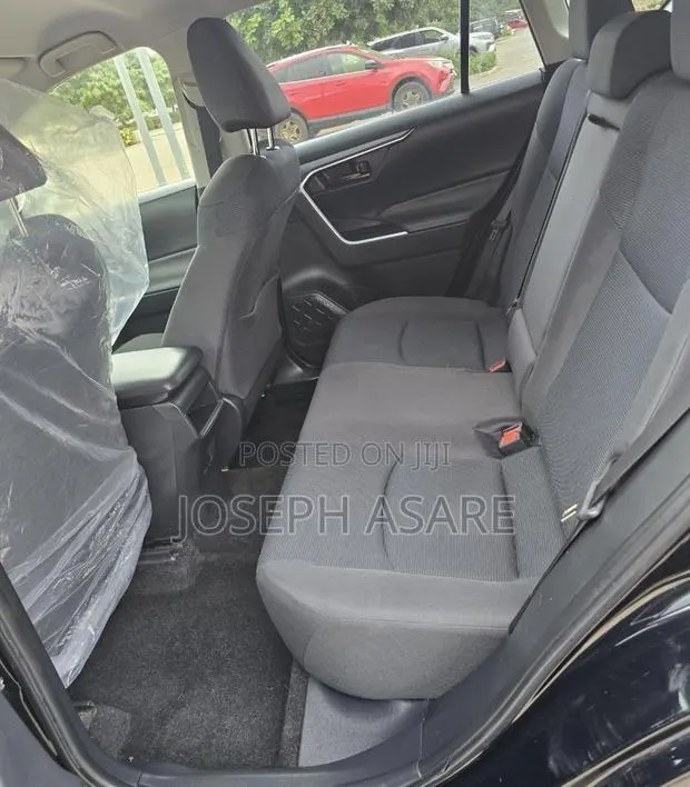Toyota RAV4 LE AWD 2020 Black · Photo 1