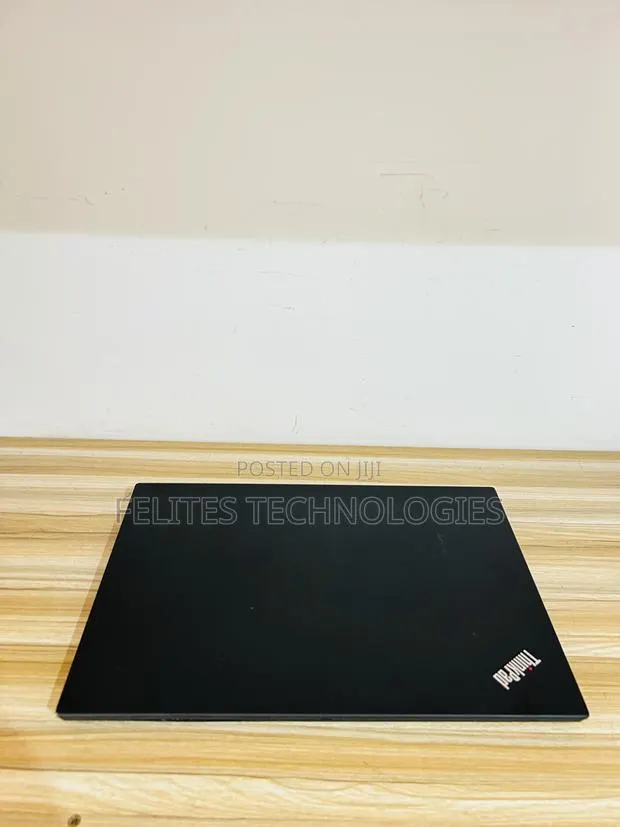 Laptop Lenovo ThinkPad T14 G1 16GB Intel Core I5 SSD 256GB · Photo 1
