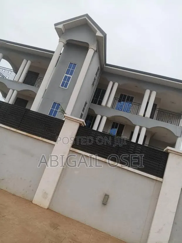 2bdrm Apartment in Madina, Social Welfare for rent · Photo 1