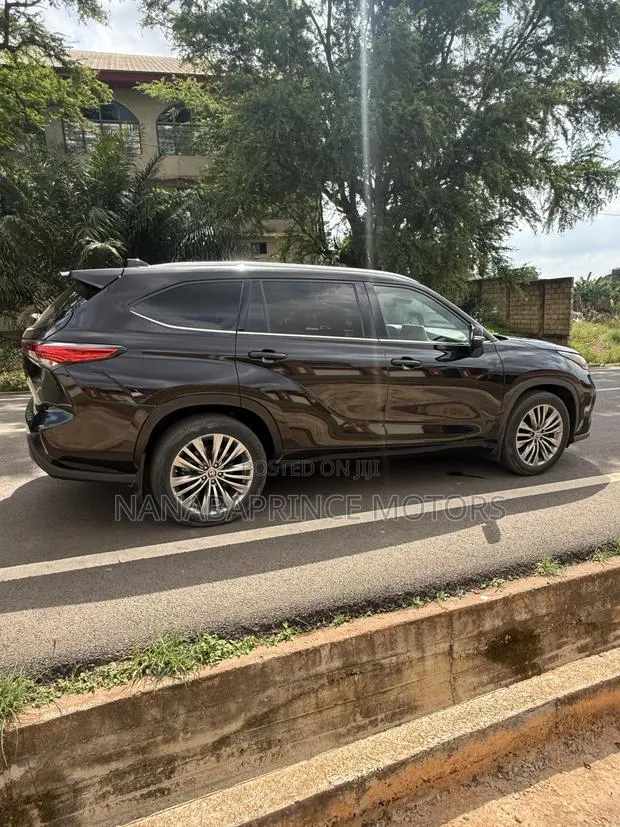 Toyota Highlander Platinum 2021 Black · Photo 1