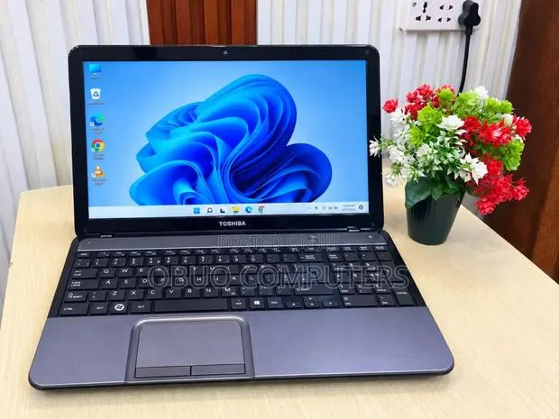 Laptop Toshiba Satellite Pro L630-14J 8GB Intel Core i5 HDD 128GB · Photo 1