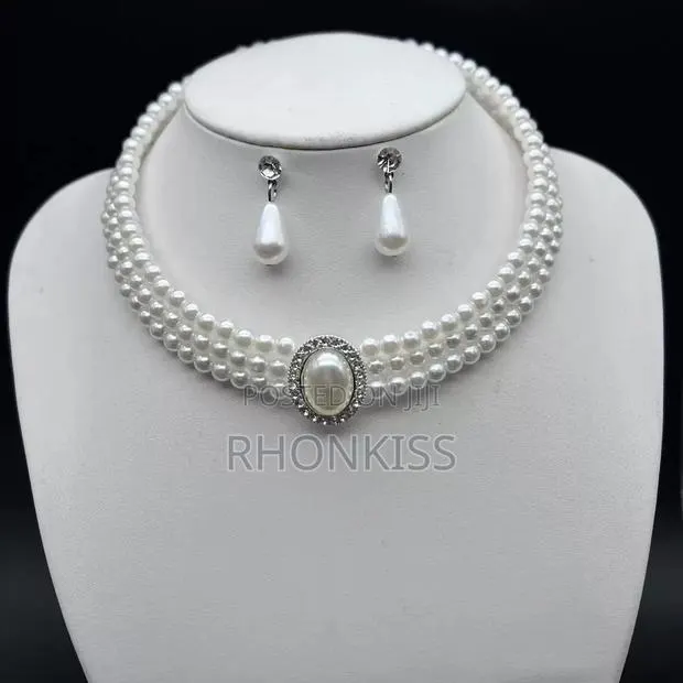 Pearl Necklace Set · Photo 1