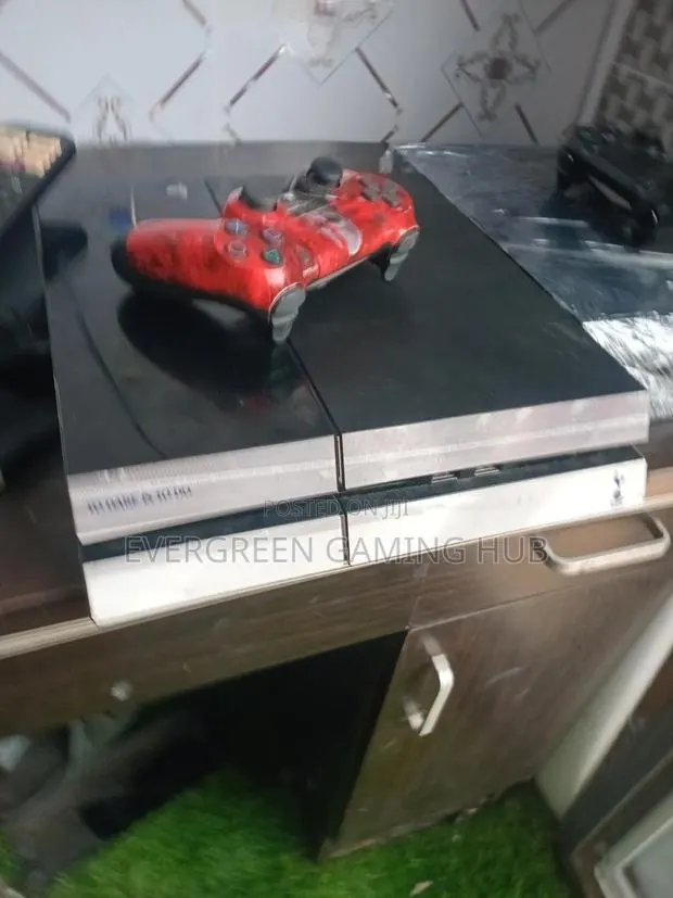 Tottenham Customised Ps4 Standard Jailbreak · Photo 1