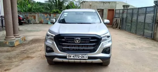 Changan Hunter Plus 2.0 Petrol 4x4 2024 Silver · Photo 1